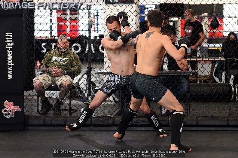 2021-05-02 Milano in the Cage 7 07161 Lorenzo Prezioso-Fabio Morlacchi - Shoot boxe classe A -66kg.jpg